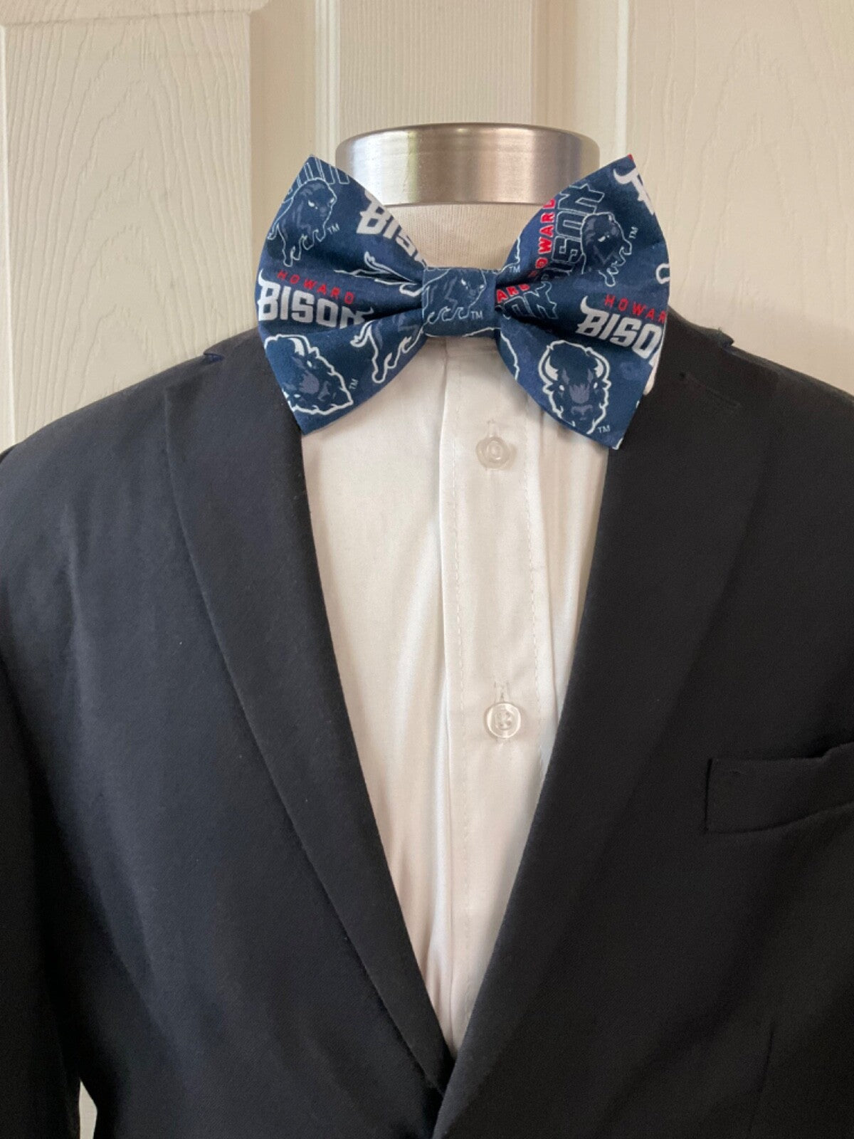 Howard Bisons  Pre-tied Bow Ties