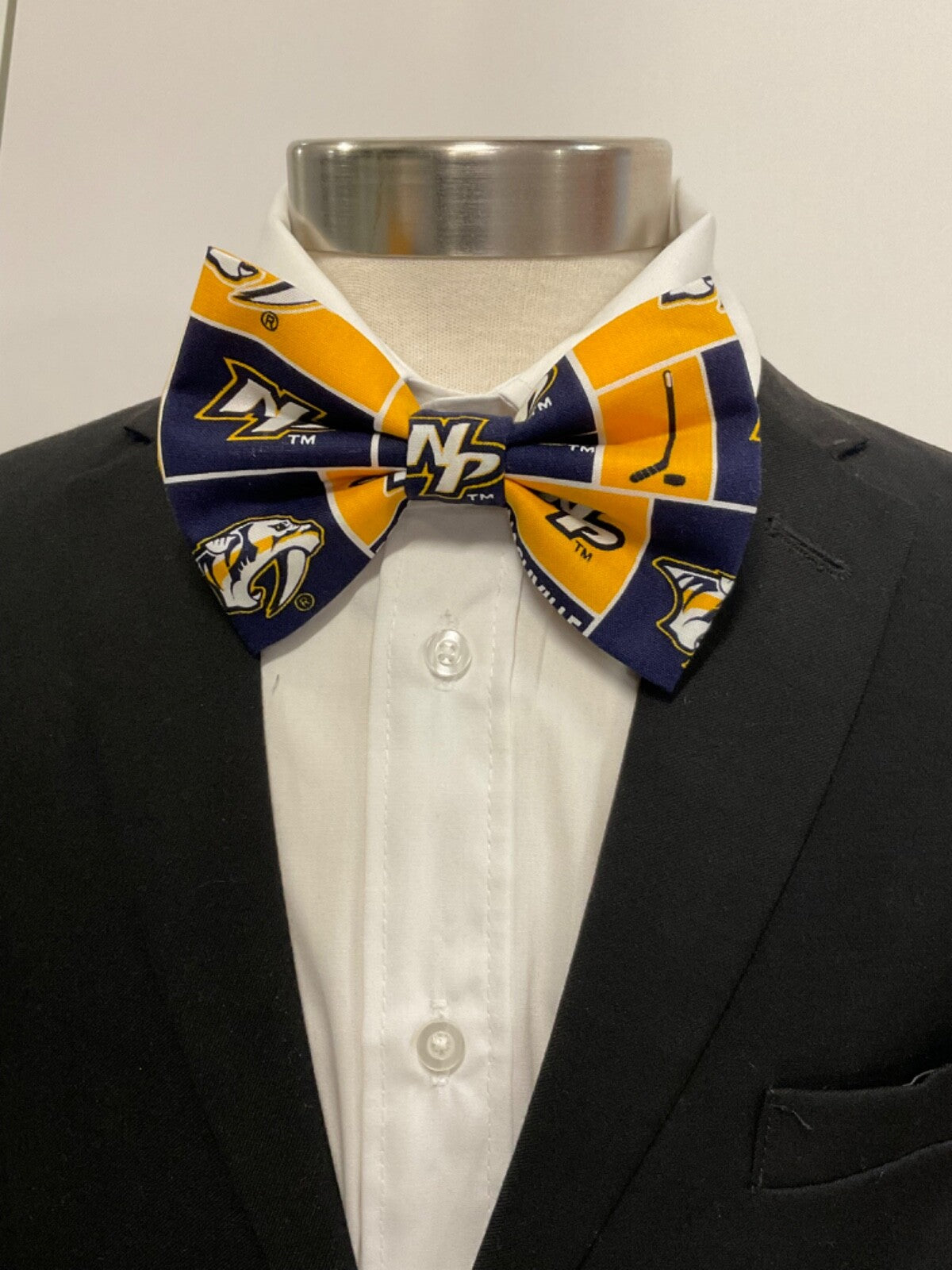 Nashville Predators Pre-tied Bow Ties