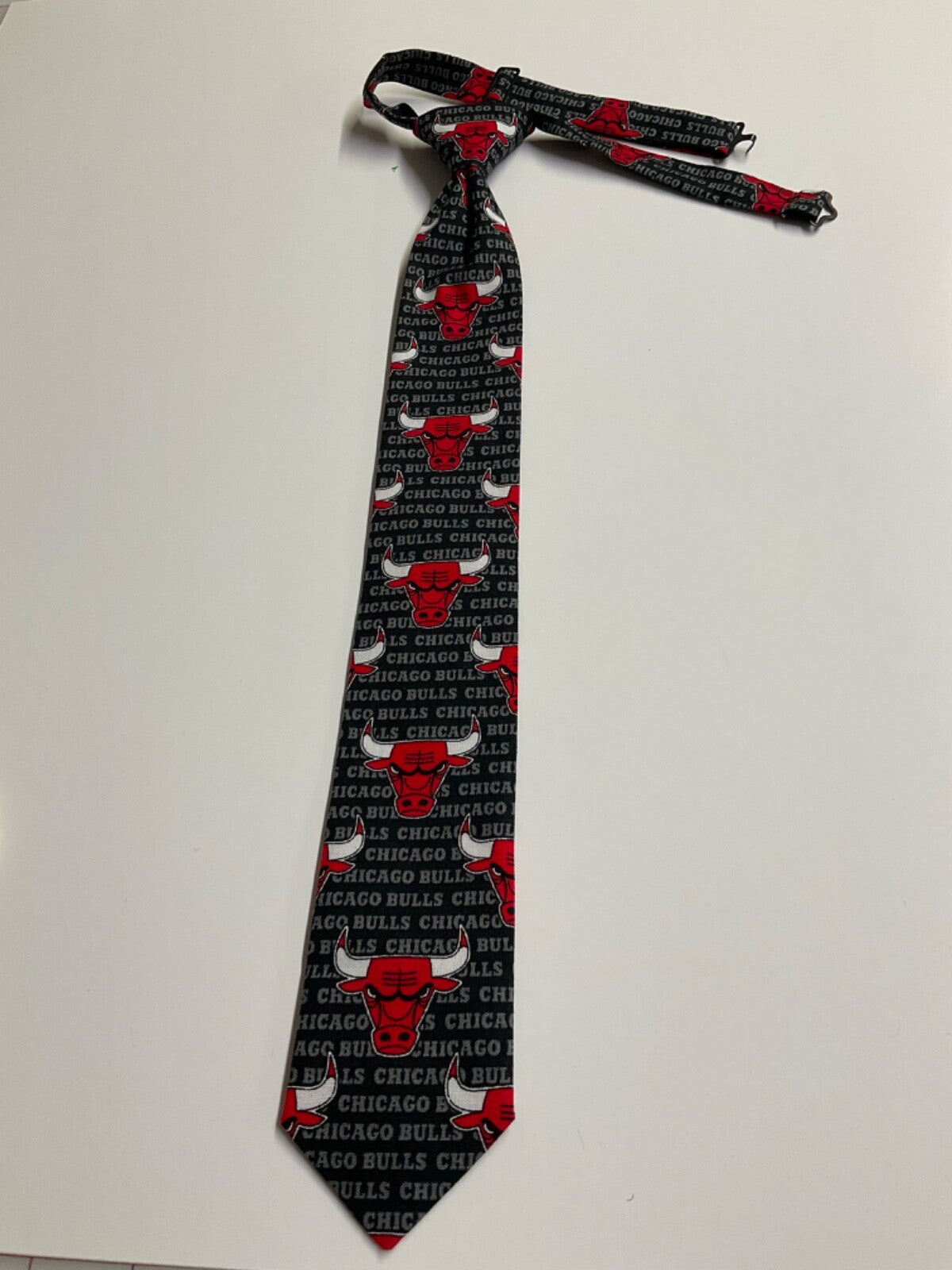 Chicago Bulls Kids to pre teen Pre-tied  Ties